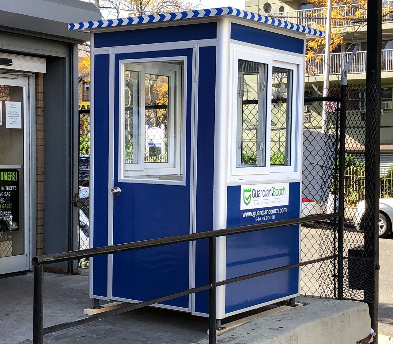 Prefab Booths for Retail & Ecommerce Industry