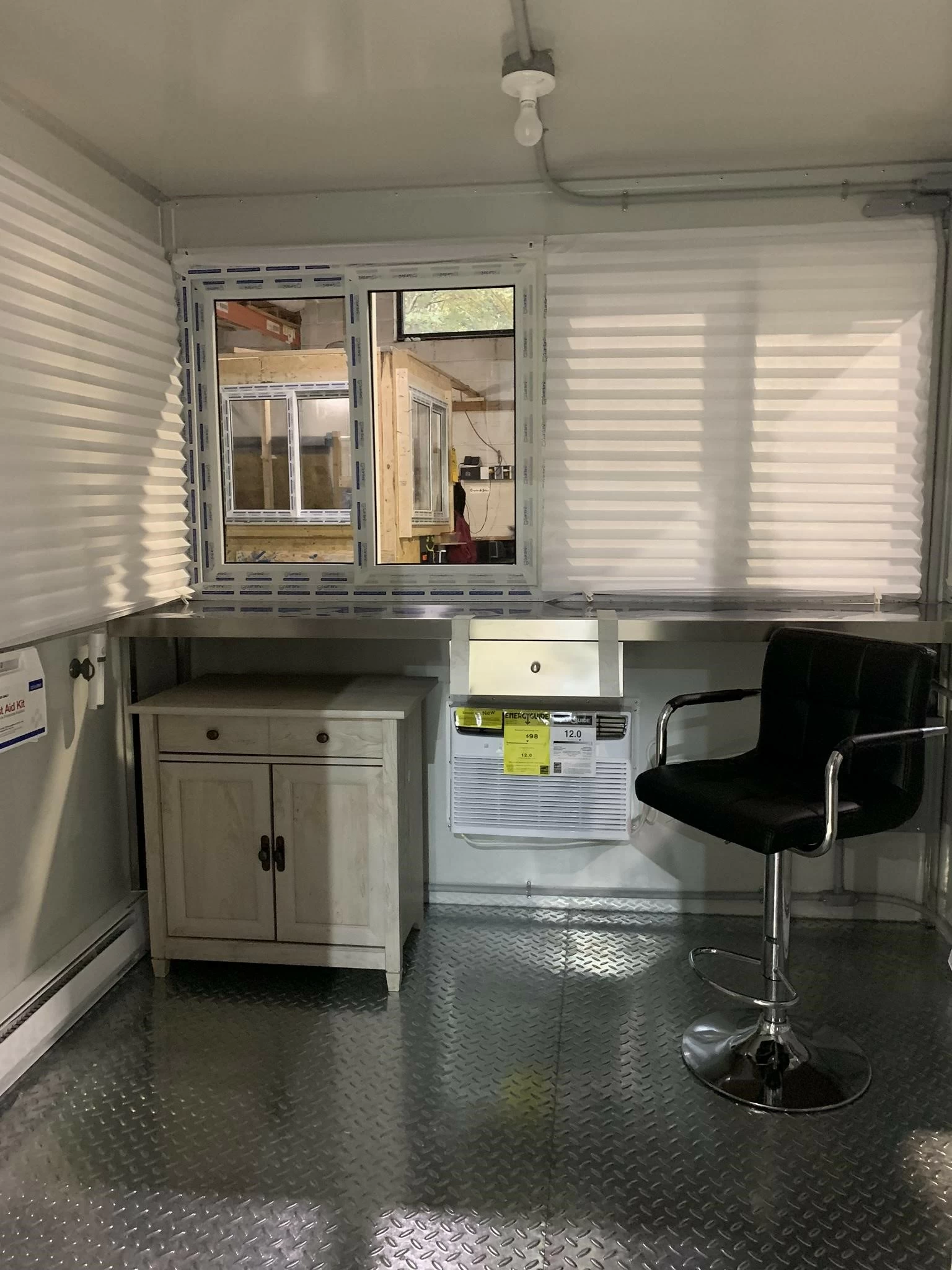 How a Dispatch Office Booth Streamlines Business Operations